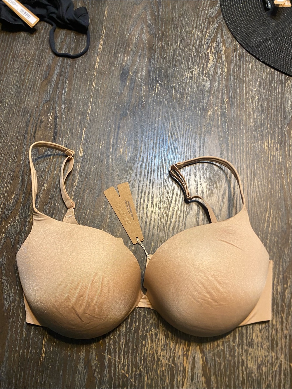 SKIMS Smooth ultimate push up plunge bra clay 34DD NWT creases pads